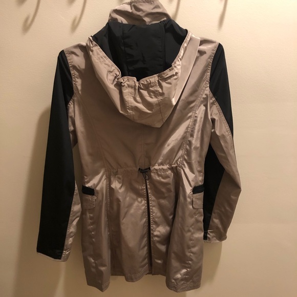 Laundry Water Resistant Jacket - Picture 4 of 4